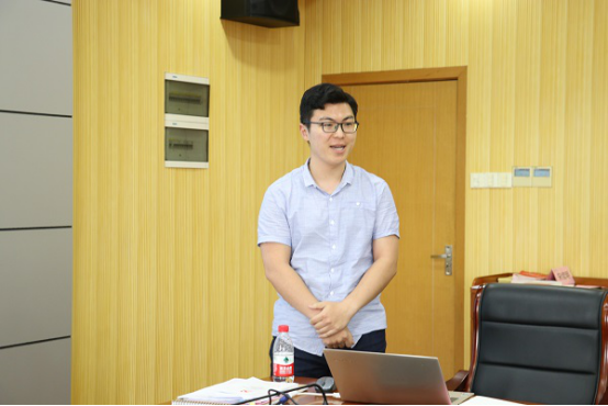 凯发官网
春季学期基层党建工作研讨会暨第四次党支部书记例会召开647.png